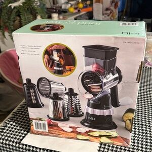 Mi Black and Silver Rotary Vegetable Grater